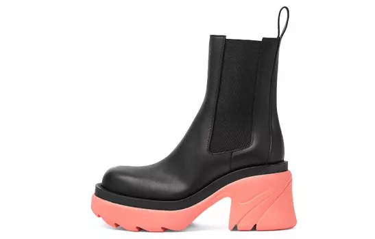 Ботинки Bottega Veneta Flash Chelsea женские, черный / розовый