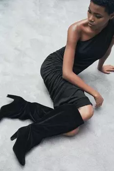 Ботинки на каблуке с эффектом бархата ZARA, черный
