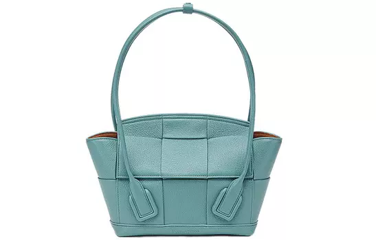 Bottega Veneta Сумка-труба из овчины ARCO женская, цвет «штормовой синий»