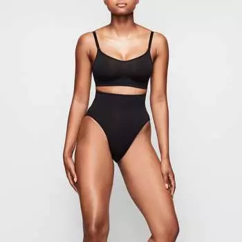 Бралетт SKIMS, цвет onyx