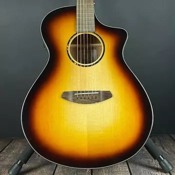 Breedlove Discovery S Concert Edgeburst CE, европейская ель-африканское красное дерево S Concert CE, European Spruce-African Mahogany