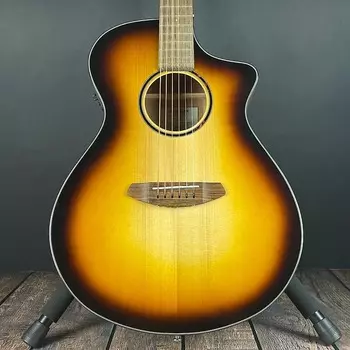 Breedlove Discovery S Concert Edgeburst CE, европейская ель-африканское красное дерево S Concert CE, European Spruce-African Mahogany