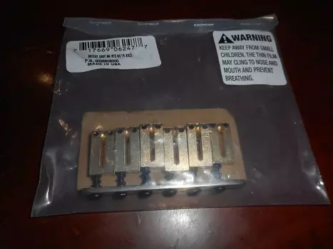 Бридж Fender American Standard Strat без тремоло - ЗОЛОТО, 003-6808-000