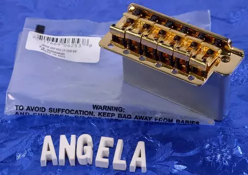 Бридж Fender Vintage SRV Strat Tremolo Gold, левша, 0038959000 American Vintage Series Stratocaster 6-Saddle Tremolo Assembly, Left-Handed (Gold)