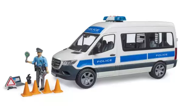 Bruder Полицейский автомобиль скорой помощи MB Sprinter со световым и звуковым модулем