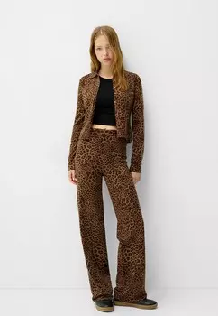 Брюки ANIMAL PRINT Bershka, темно-коричневый
