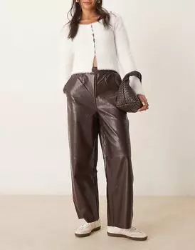 Брюки ASOS DESIGN из искусственной кожи крокодилового коричневого цвета с закругленными штанинами