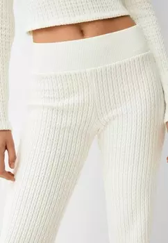 Брюки Bershka, белый