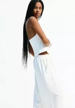 Брюки Bershka, белый