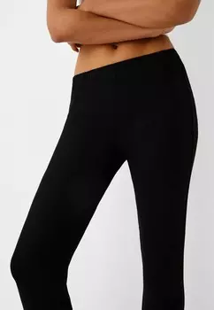 Брюки Bershka, черный