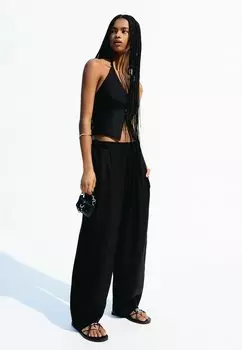 Брюки Bershka, черный