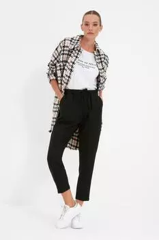Брюки Black Tie Trendyol с деталью