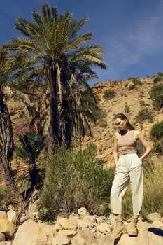 Брюки carrot fit с вытяжками ZARA, песок