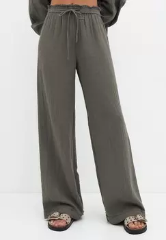 Брюки CREASED WITH FRAYED HEMS PULL&BEAR, темно-серый