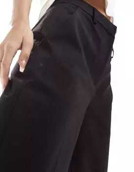 Брюки-карандаш в тонкую полоску ASOS Petite