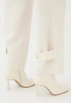 Брюки карго CARITADEA Dea Kudibal, белый