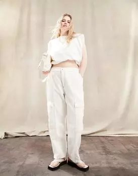 Брюки карго цвета экрю ASOS Curve с контрастной строчкой и деталями швов