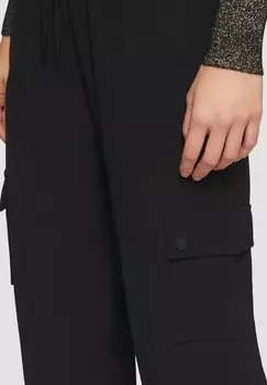 Брюки карго JOGGERSTYLE MIT AUFGESETZTEN TASCHEN UND BNDCHEN AM SAUM QS, черный