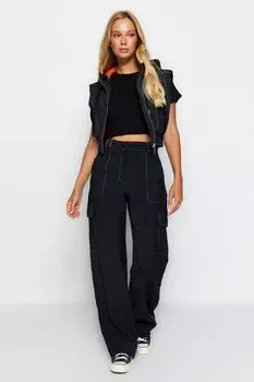 Брюки-карго Trendyol с контрастной строчкой, черный