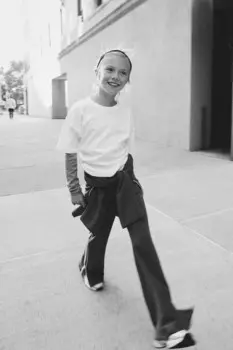 Брюки клёш с модаловыми лампами по бокам ZARA, черный