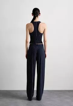 Брюки Low Rise Pleated Trouser Norma Kamali, настоящий темно-синий