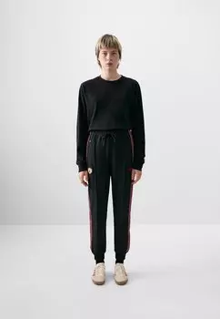 Брюки MANCHESTER UNITED ICON adidas Originals, черный