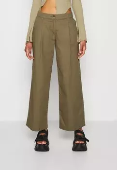 Брюки Monki, зеленый