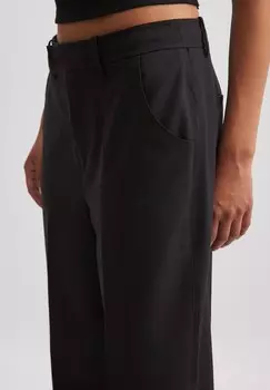 Брюки NA-KD, черный