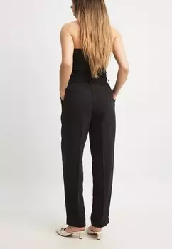 Брюки NA-KD, черный