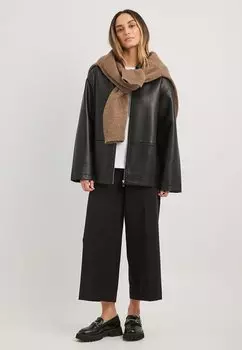 Брюки NA-KD, черный