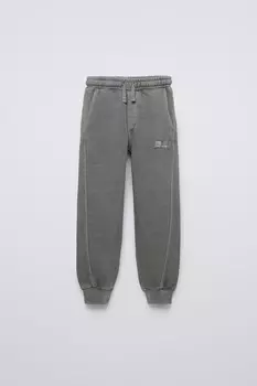 Брюки, окрасенные в готовом виде, с этикеткой ZARA, средне-серый