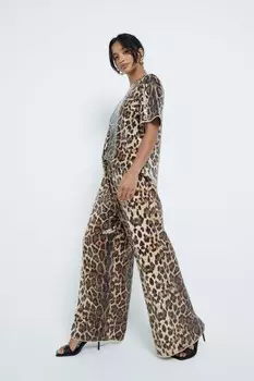 Брюки Petite с леопардовым принтом и пайетками River Island, коричневый