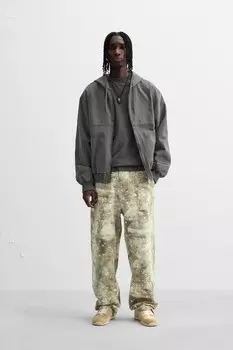 Брюки плотника с абстрактным принтом ZARA, светлый хаки