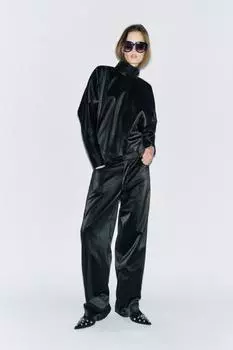 Брюки с эффектом кожи ZARA, черный