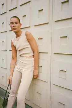 Брюки с эффектом рубки ZARA, ваниль