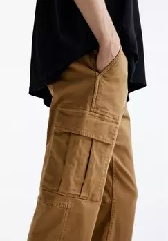 Брюки с боковыми карманами PULL&BEAR, охра