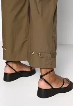 Брюки с боковыми карманами Vmccharlotte Pant Vero Moda, темно-зеленый