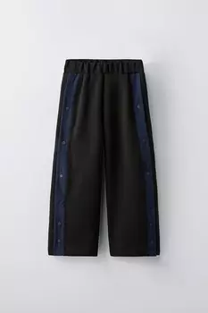 Брюки с лампасами и кнопками ZARA, черный
