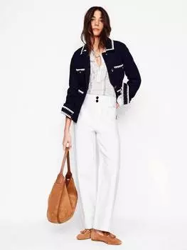 Брюки с накладным карманом в виде примулы Boden, белый