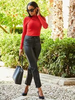 Брюки с прямыми штанинами из искусственной кожи Sosandar, черный