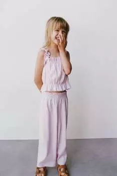 Брюки с текстурированной шириной ZARA, маве