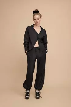 Брюки с завязками по нижнему кромку ZARA, черный