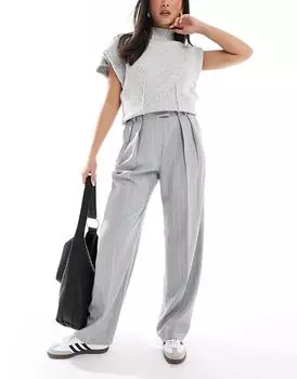 Брюки широкого кроя со складками в серую полоску ASOS DESIGN