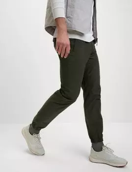 Брюки Slim Fit с текстурированными манжетами Marks & Spencer, темный хаки