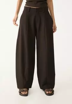 Брюки SMART BAGGY WITH SEAM DETAIL Stradivarius, темно-коричневый