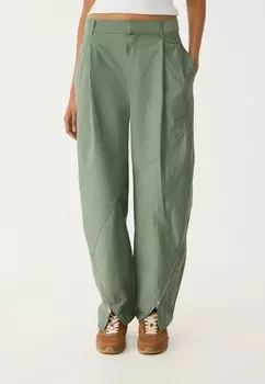 Брюки Stradivarius, бирюзовый