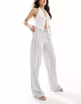 Брюки Stradivarius с эффектом льна и жатым эффектом в полоску