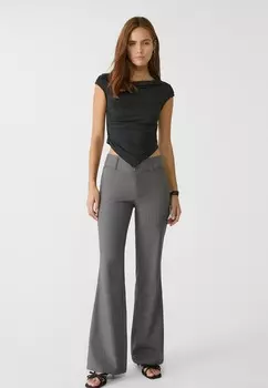 Брюки Stradivarius, темно-серый