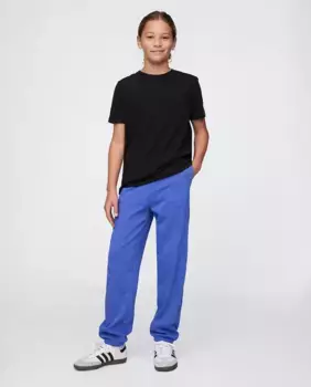 Брюки свободного кроя с эластичным поясом и кулиской, карманами в швах и логотипом GAP на бедрах для мальчиков, голубой