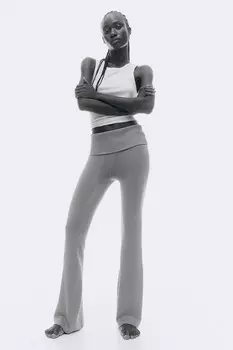 Брюки тонкой вязки с расклешенными штанинами. H&M, хаки
